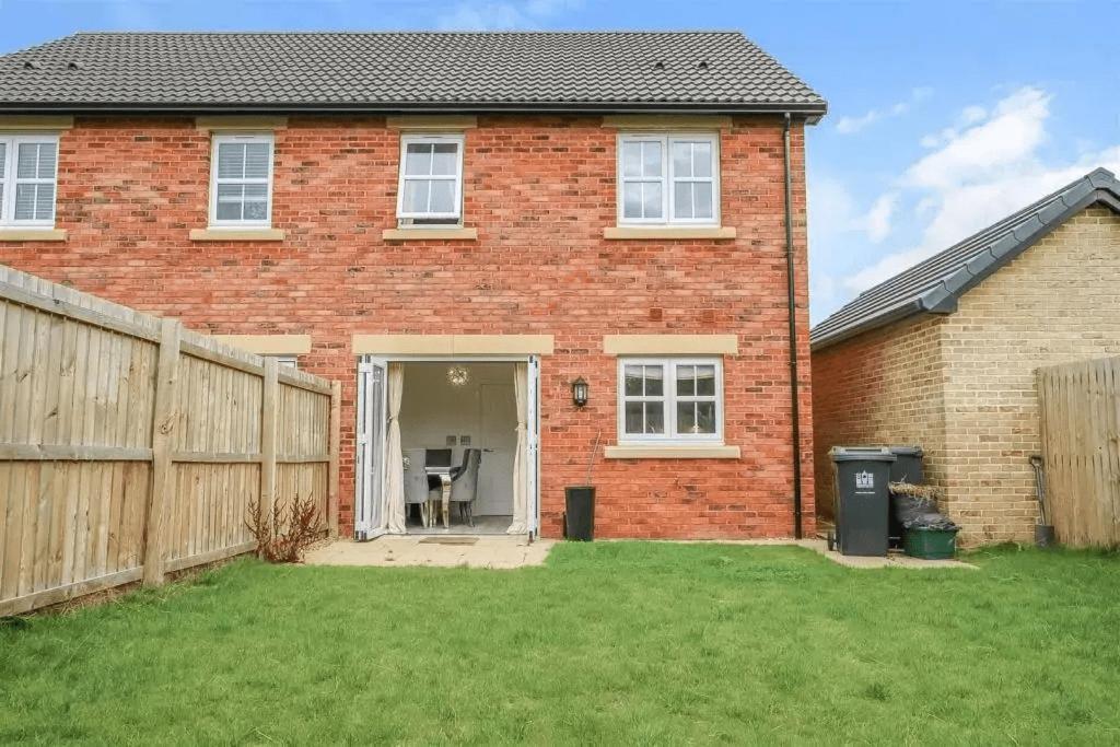 3 Bed Home In Peaceful Village Darlington Middleton One Row Exterior photo